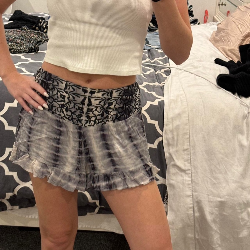 En Crème Women's Tie Dye Soft Shorts Size Small